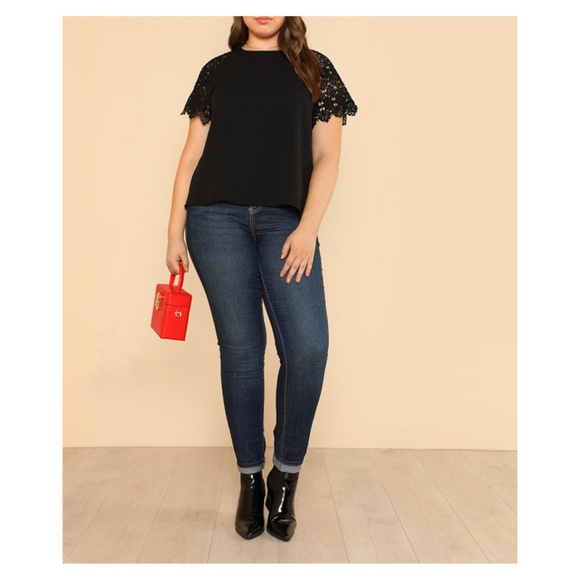 Black Lace Short Sleeve Solid Top - Picture 5 of 5